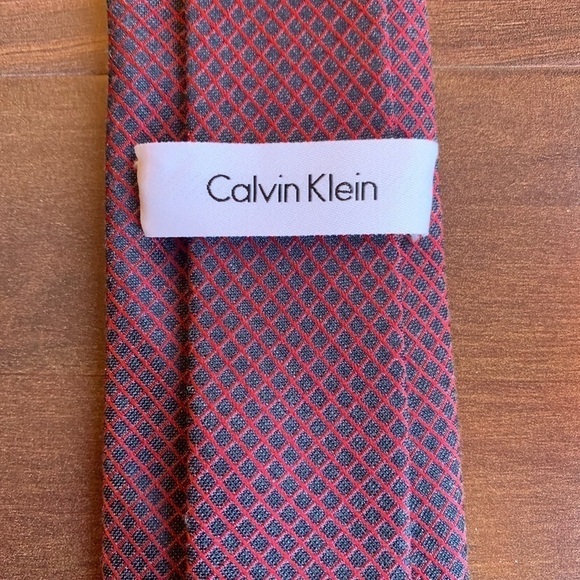 🍁SALE🍁CALVIN KLEIN Burgundy Silk Blend Necktie - Picture 4 of 8